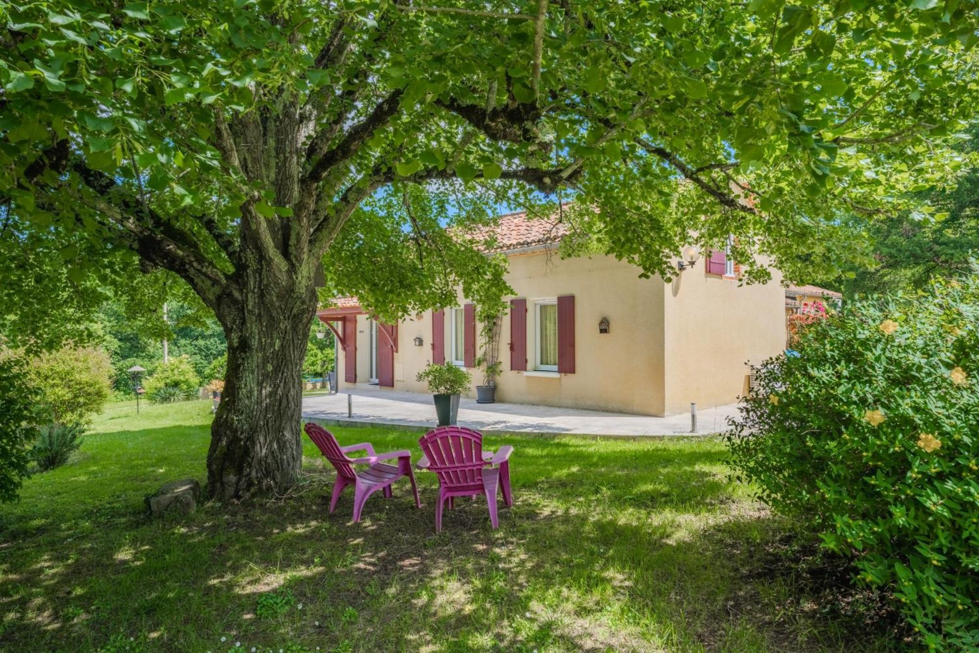 Gites La Bakenia Villeneuve-sur-Lot Exterior foto
