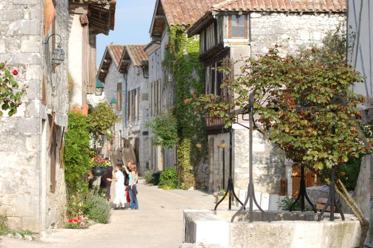 Gites La Bakenia Villeneuve-sur-Lot Exterior foto